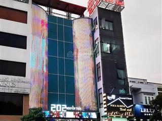 Cho thuê nhà mt nguyễn trãi quận 1. dt 8m x 25m trệt 4 lầu sân thượng