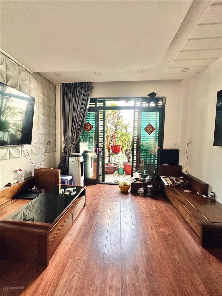 Bán nhà 4 tầng ô tô đỗ cửa đường nguyễn tư giản, gò vấp, 50m2 nở hậu, giá 6.x tỷ