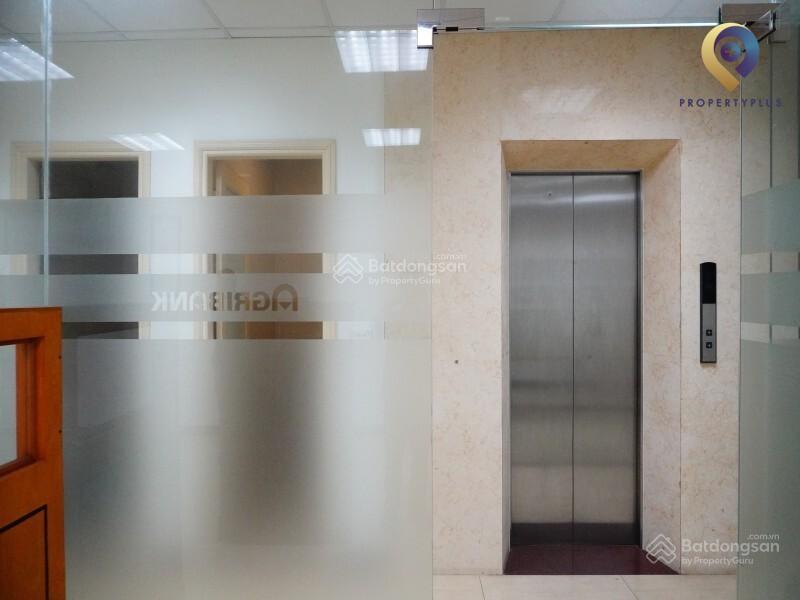 Tòa 48 nguyễn đình hoàn  mt 8m  dt 106m x 6 tầng 1 tum  150tr/ tháng  thang máy  pccc đầy đủ