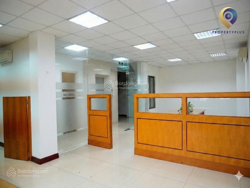 Tòa 48 nguyễn đình hoàn  mt 8m  dt 106m x 6 tầng 1 tum  150tr/ tháng  thang máy  pccc đầy đủ