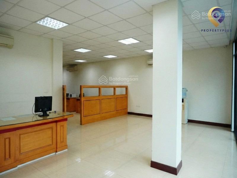 Tòa 48 nguyễn đình hoàn  mt 8m  dt 106m x 6 tầng 1 tum  150tr/ tháng  thang máy  pccc đầy đủ