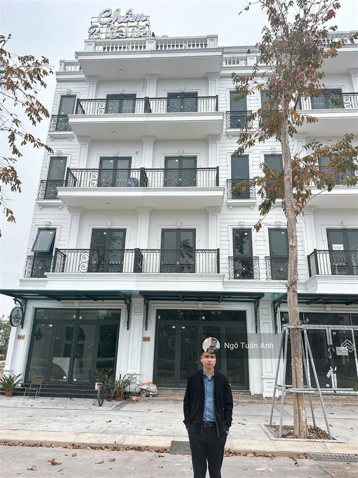 Bán gấp căn liền kề đối diện vườn hoa hướng đông băc giá tốt nhất