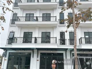 Bán gấp căn liền kề đối diện vườn hoa hướng đông băc giá tốt nhất