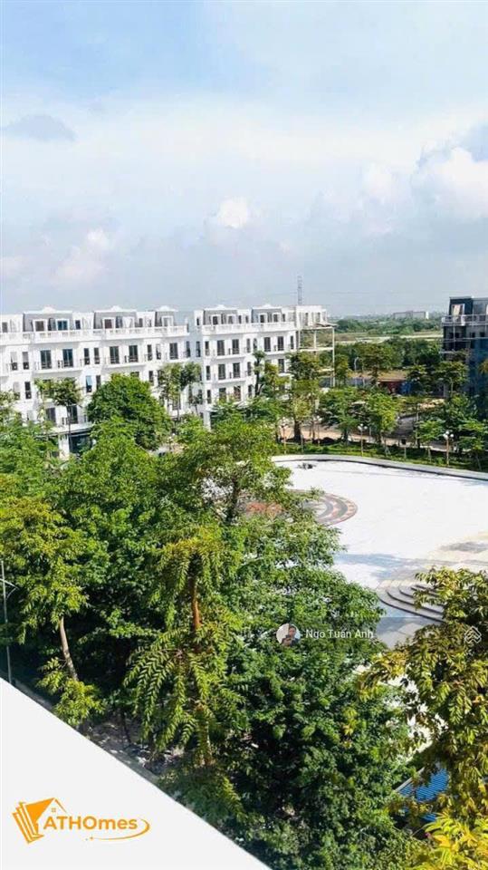 Bán gấp căn liền kề đối diện vườn hoa hướng đông băc giá tốt nhất