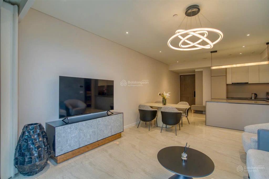 Cho thuê cc 2pn ở sky center, giá tốt 16 triệu, 75m2, tân bình, 0988 881 ***