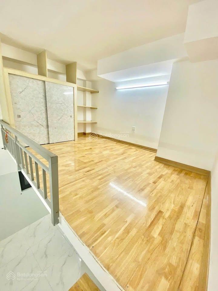 Phòng duplex có ban công thoáng gần ngay lê trọng tấn  nhà thờ giáo xứ gò mây