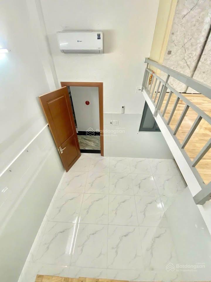 Phòng duplex có ban công thoáng gần ngay lê trọng tấn  nhà thờ giáo xứ gò mây