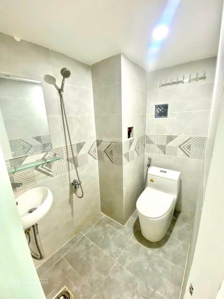 Phòng duplex có ban công thoáng gần ngay lê trọng tấn  nhà thờ giáo xứ gò mây