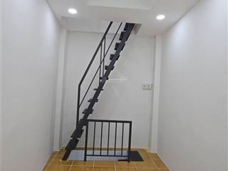 Hh 1% nhờ dẫn dùm nhà trần hưng đạo q1 3 lầu sổ riêng