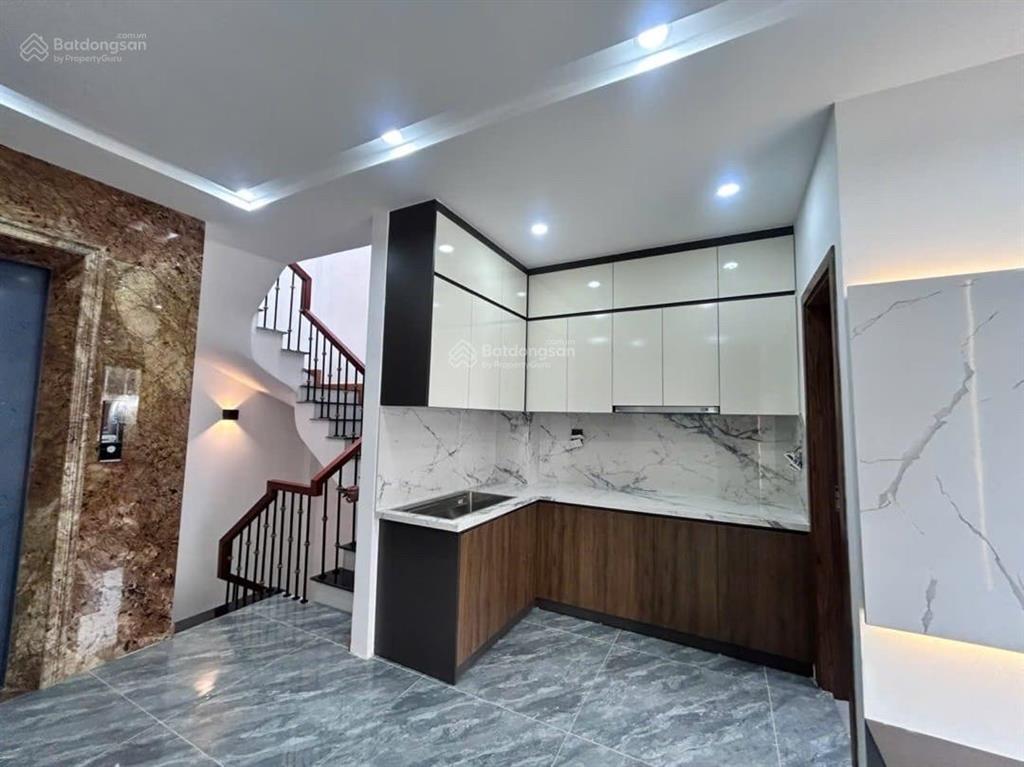 Bán siêu phẩm tại kim ngưu, quận hai bà trưng, hà nội, 13,5 tỷ vnd, 41 m2, mặt tiền 6m5ô tô con đỗ
