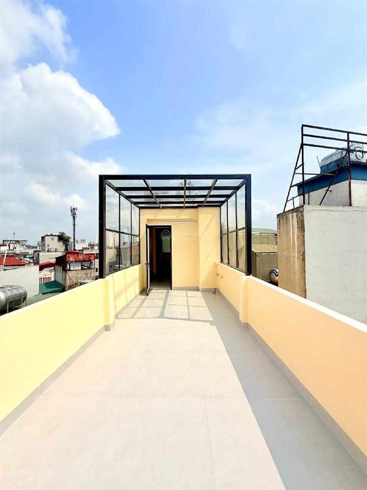 Mặt phố gần trần khát chân 6 tầng thang máy diện tích 51 m ô tô đỗ cửa kinh danhchào 23.tỷ