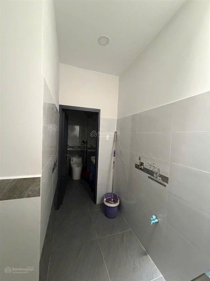 Bán nhà sổ hồng riêng gần ngã 5 chùa hang, hóc môn giá 3 tỷ 100 triệu tl