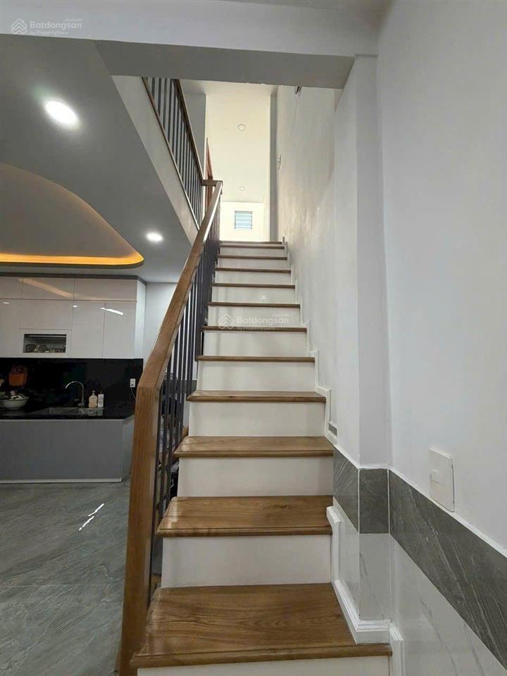 Bán nhà sổ hồng riêng gần ngã 5 chùa hang, hóc môn giá 3 tỷ 100 triệu tl