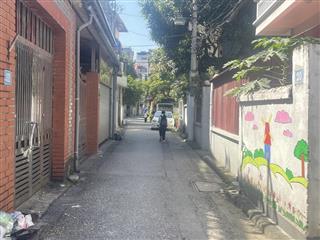 Đất thạch bàn lô góc vuông vắn ngay chợ ô tô cách mặt phố thạch bàn 100m diện tích rộng