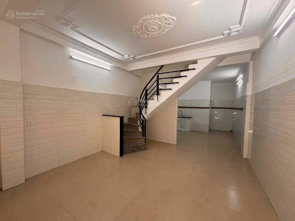 Phố ẩm thực phan xích long phú nhuận  45m2 (4x11)  2 tầng btct  hẻm xe hơi tới nhà