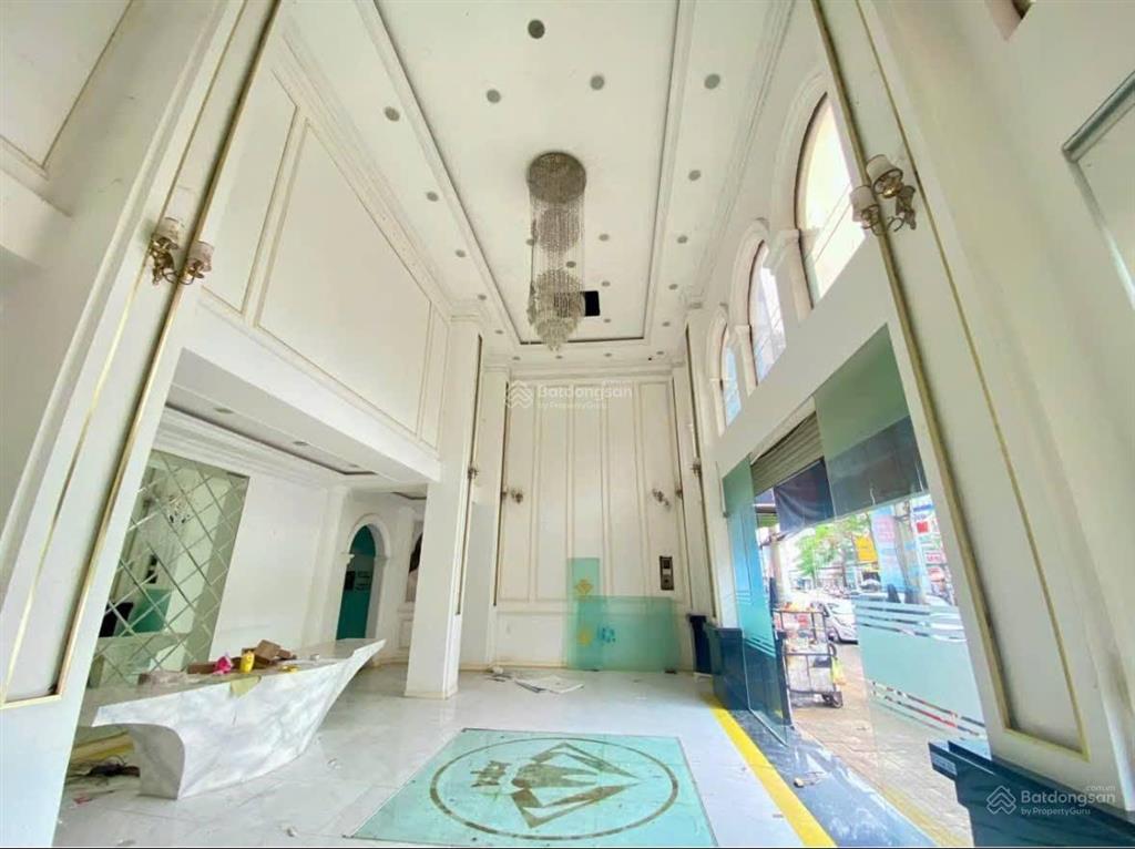Cho thuê nhà mặt tiền trần hưng đạo ngang hơn 10m gần đại học cần thơ