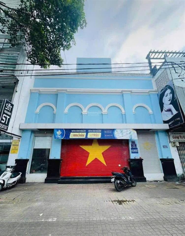 Cho thuê nhà mặt tiền trần hưng đạo ngang hơn 10m gần đại học cần thơ
