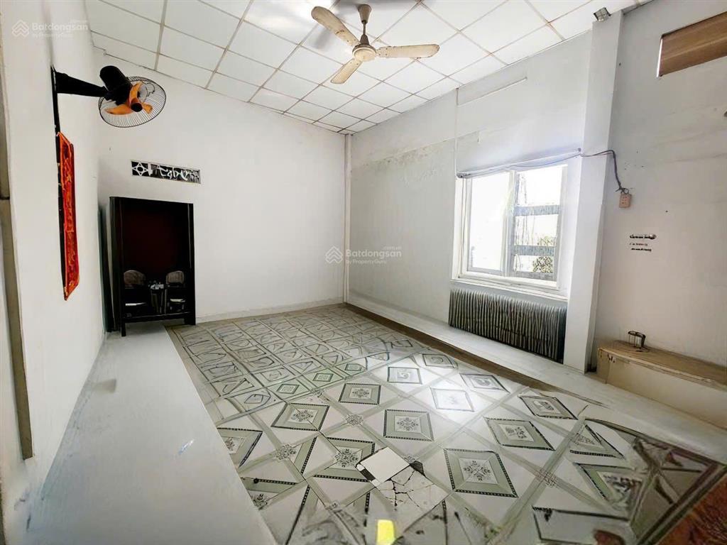 Bán nhà quận 8  bình đông, p14, 5,8x28m nở hậu 11m sổ riêng tầm 54 triệu/m2 hẻm thông