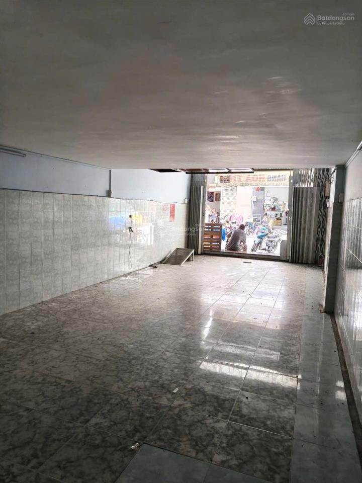 Cho thuê nhà mặt tiền gần phùng hưng, quận 5, 4x16, 2 phòng, 20tr/tháng, kinh doanh tốt