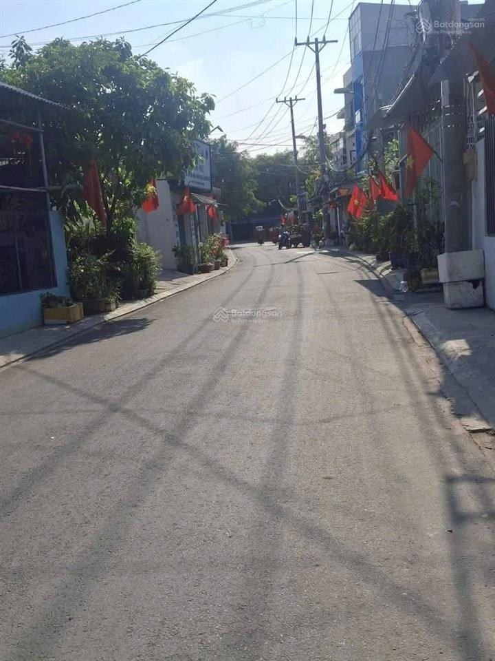 Giảm sâu 200tr nhà mái thái mặt tiền gần chợ bình chánh 5x23m² bán lỗ giá 1 tỷ 50 triệu