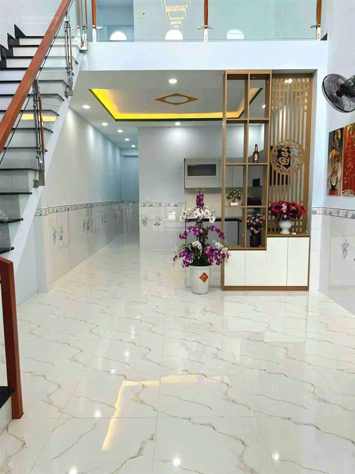 Giảm sâu 200tr nhà mái thái mặt tiền gần chợ bình chánh 5x23m² bán lỗ giá 1 tỷ 50 triệu