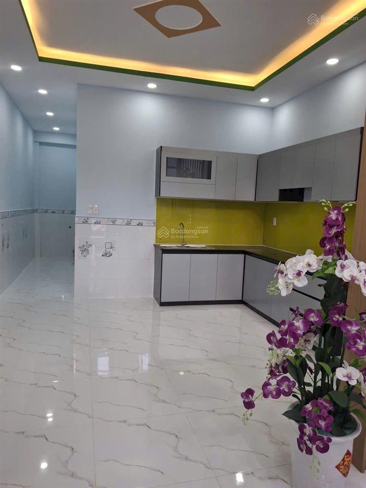 Giảm sâu 200tr nhà mái thái mặt tiền gần chợ bình chánh 5x23m² bán lỗ giá 1 tỷ 50 triệu