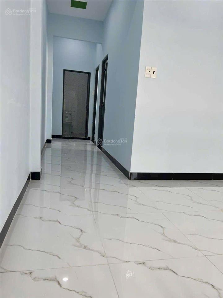 Giảm sâu 200tr nhà mái thái mặt tiền gần chợ bình chánh 5x23m² bán lỗ giá 1 tỷ 50 triệu