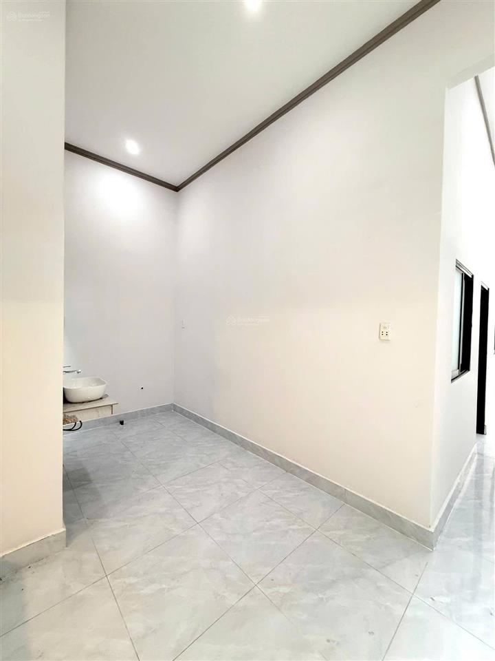 Chính chủ bán nhà cấp 4 (4x20m) đường võ văn vân, bình chánh