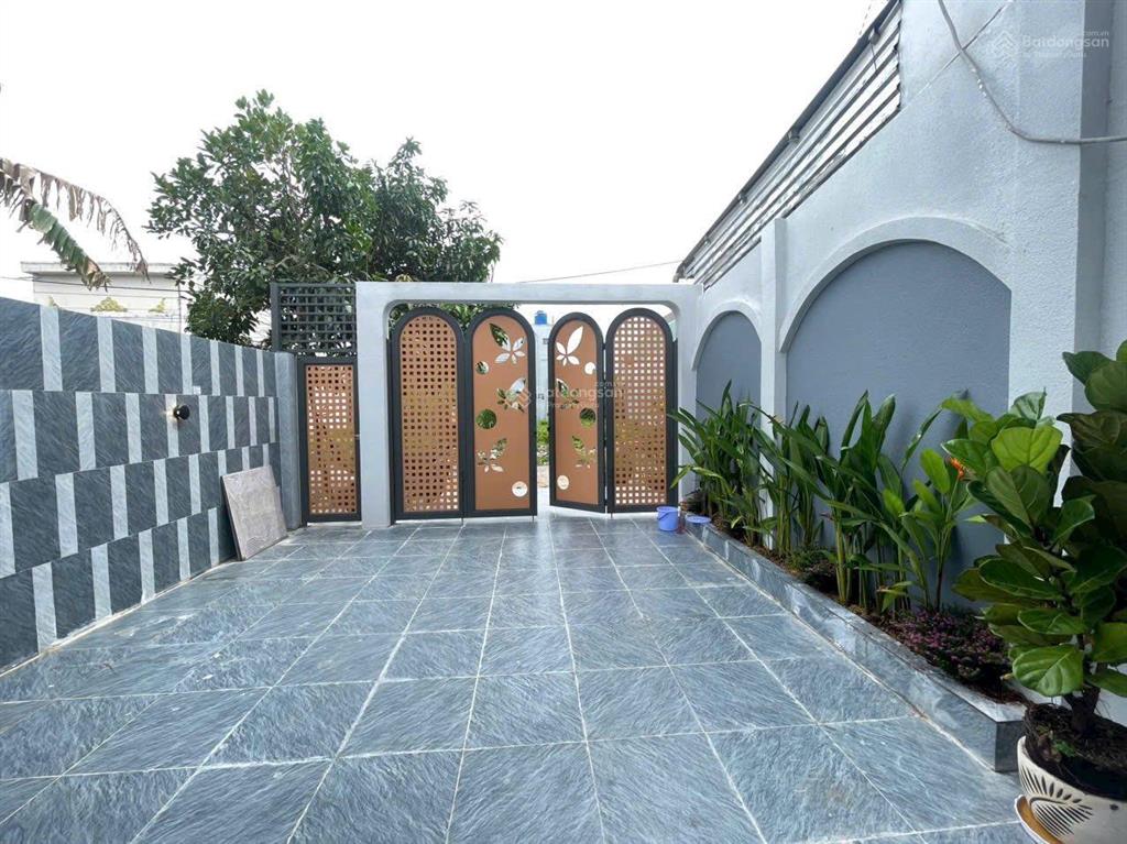 Thanh lý cắt lỗ nhà cấp 4 mặt tiền đường gần ubnd xã hưng long bình chánh  giá 890tr
