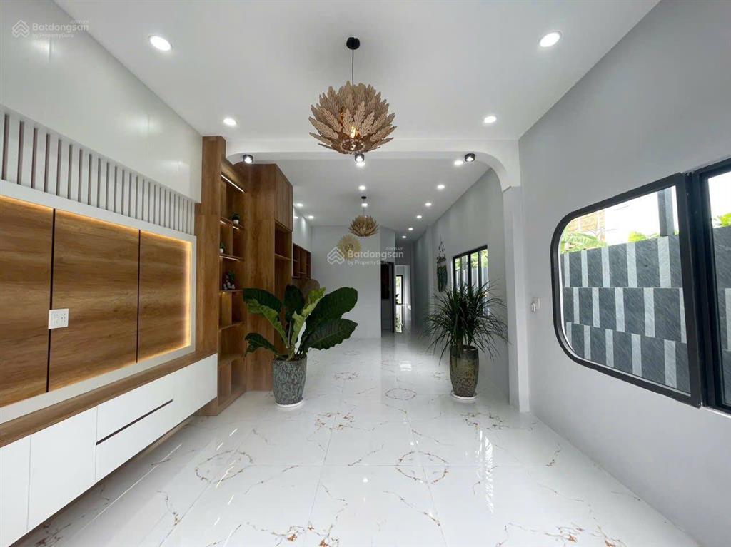 Thanh lý cắt lỗ nhà cấp 4 mặt tiền đường gần ubnd xã hưng long bình chánh  giá 890tr