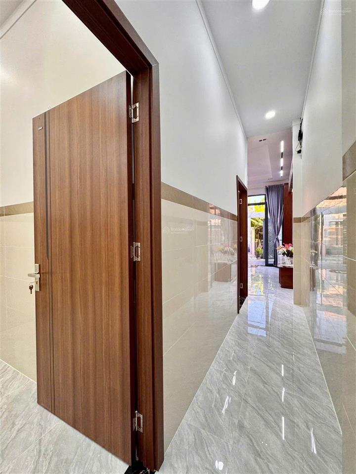 Bán nhà cấp 4 sẵn nội thất dọn vào ở ngay  gần chợ vĩnh lộc b bình chánh giá 835 triệu