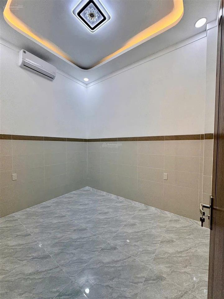 Bán nhà cấp 4 sẵn nội thất dọn vào ở ngay  gần chợ vĩnh lộc b bình chánh giá 835 triệu