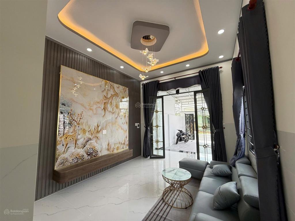 Chính chủ bán nhà cấp 4 để xoay vốn làm ăn  gần chợ cầu xáng bình chánh 800 triệu