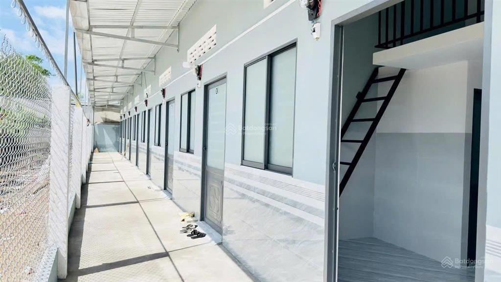 Chủ kẹt tiền cần bán dãy trọ 8 phòng  giáp gần kcn tân tạo  giá 1 tỷ 100tr