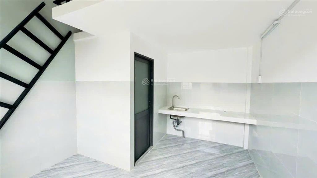 Chủ kẹt tiền cần bán dãy trọ 8 phòng  giáp gần kcn tân tạo  giá 1 tỷ 100tr