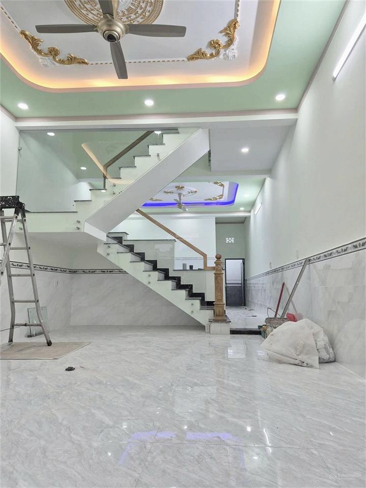 Bán nhà mái thái mặt tiền hướng ra chợ phú lạc bình chánh (5x17m)