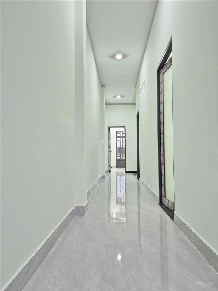 Bán nhà mái thái mặt tiền hướng ra chợ phú lạc bình chánh (5x17m)