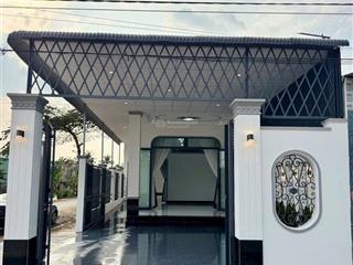 Thanh lý căn góc mặt tiền hẻm thông gần công viên bình chánh giá 895 triệu