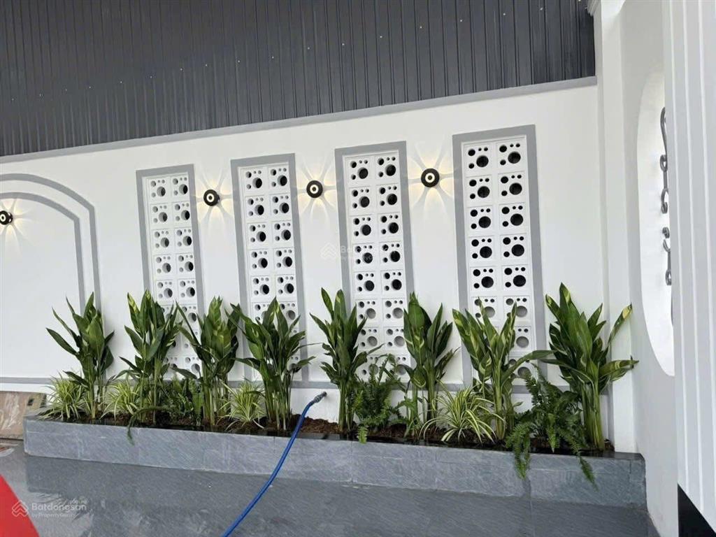 Thanh lý căn góc mặt tiền hẻm thông gần công viên bình chánh giá 895 triệu