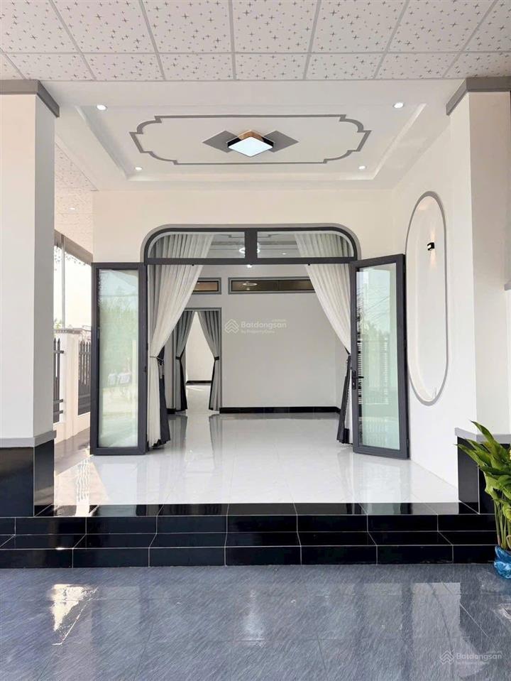 Thanh lý căn góc mặt tiền hẻm thông gần công viên bình chánh giá 895 triệu