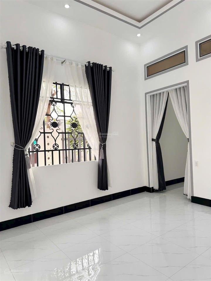 Thanh lý căn góc mặt tiền hẻm thông gần công viên bình chánh giá 895 triệu