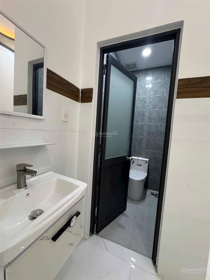 Gia đình cần bán thanh lý nhà cấp 4  gần chợ thuận đạt bình chánh giá 790 triệu