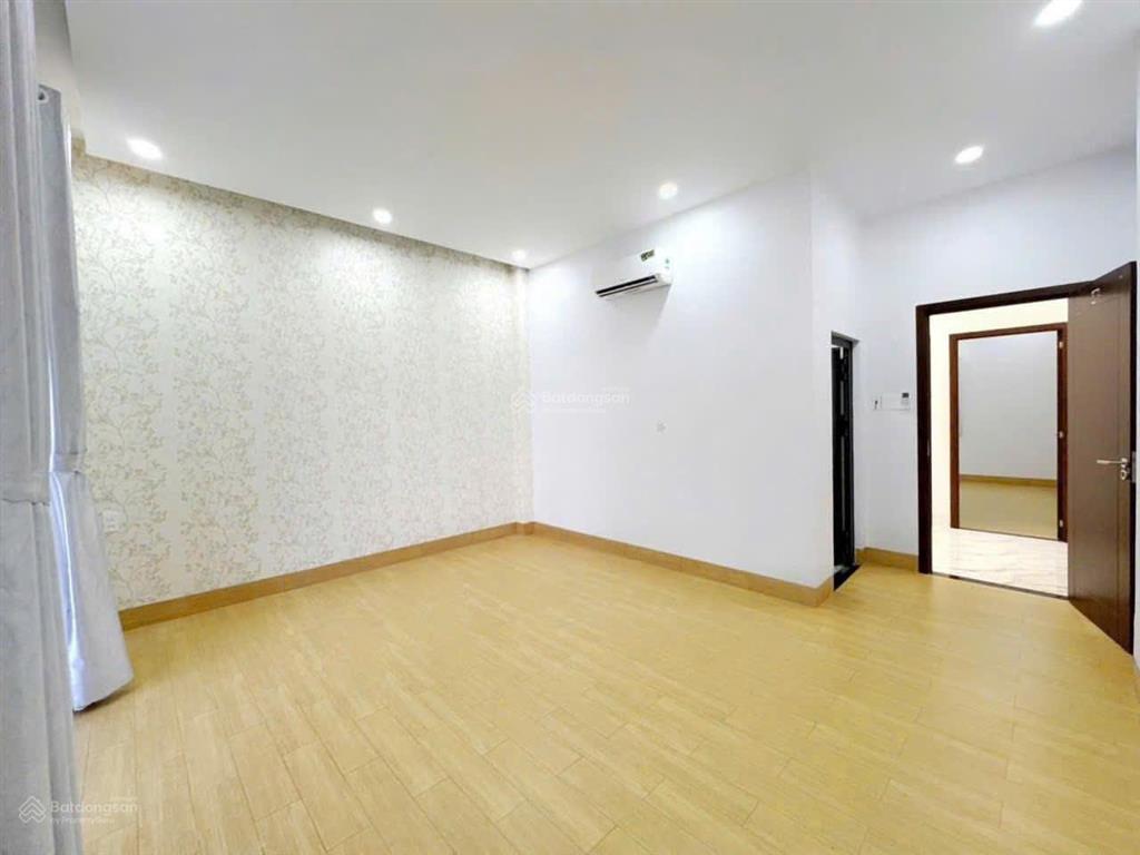 Thanh lý nhà 1 trệt 1 lầu (5x19m) gần chợ tạm bình hưng bình chánh giá 1 tỷ 050 triệu