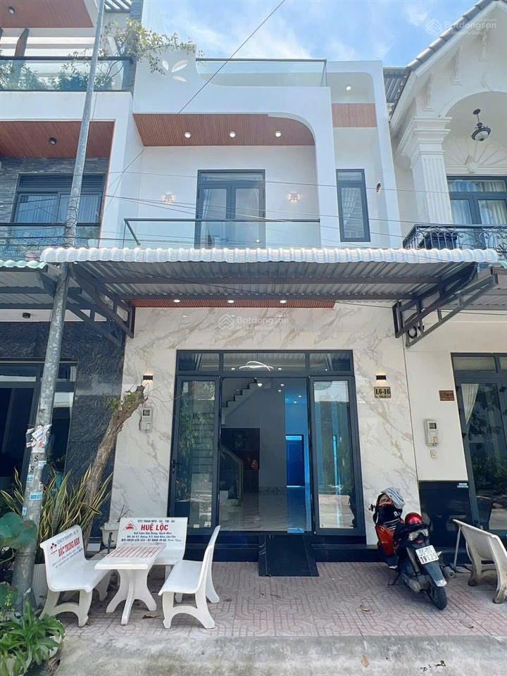 Thanh lý nhà 1 trệt 1 lầu (5x19m) gần chợ tạm bình hưng bình chánh giá 1 tỷ 050 triệu