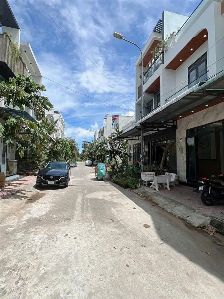 Thanh lý nhà 1 trệt 1 lầu (5x19m) gần chợ tạm bình hưng bình chánh giá 1 tỷ 050 triệu
