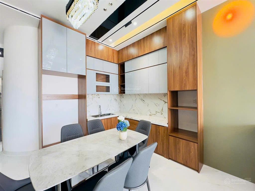 Chính chủ bán nhà 1 trệt 1 lầu mặt tiền hướng ra chợ bờ ngựa giá thỏa thuận
