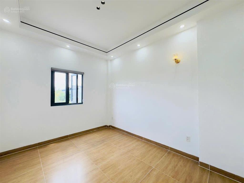 Chính chủ bán nhà 1 trệt 1 lầu mặt tiền hướng ra chợ bờ ngựa giá thỏa thuận