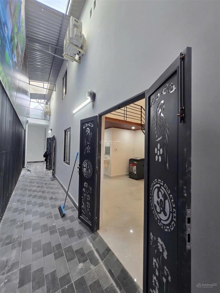 Bán nhà cấp 4 kèm 5 phòng trọ (5x31m) gần kcn tân tạo giá 1 tỷ 280 triệu
