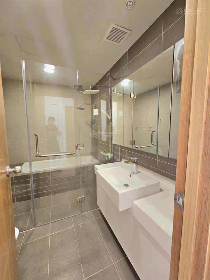 Cắt lỗ, chỉ 6,3 tỷ có ngay căn 2pn 76m tại sunrise city  quận 7  có sổ. xem nhà gọi 0909 982 ***