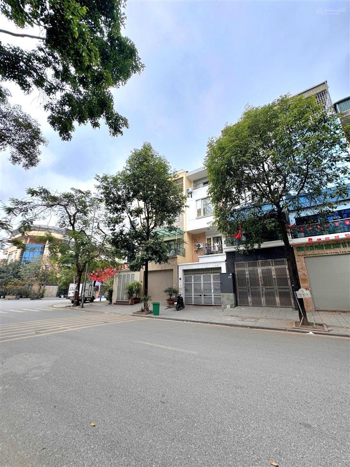 Bán liền kề kđt văn phú mặt đường 30m giá 19,5 tỷ